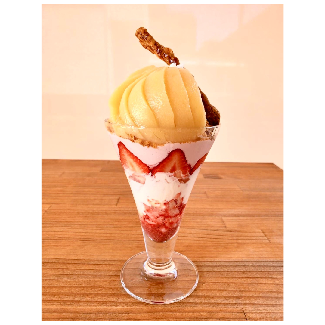 6/15〜いちごともものパフェ